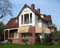 monumentální vila v Harenu