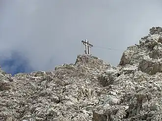 Sesto Croda Rossa, vrcholový kříž
