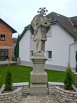 Socha sv. Jana Nepomuckého v Erle
