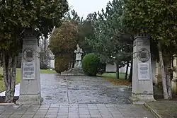 2015-12-08 (01) GuentherZ Znojmo-Znaim Brnenska-Druzstveni Soldatenfriedhof.JPG