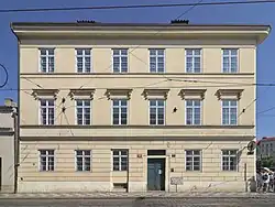 Celkový pohled na budovu z Letenské ulice