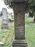 Detail polského nápisu na centrálním kříži