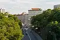 Pohled na ulici směrem na Evropské náměstí