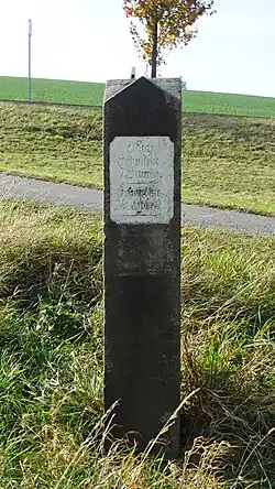 Milník v Hohburkersdorfu