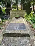 Náhrobek prvního řídícího učitele Jana Rychetského