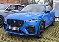 Modrý Jaguar F-Pace z roku 2023