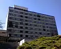 Zbytky původní fasády hotelu v roce 2010