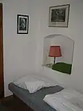 Masarykův pokoj, lůžko