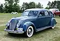 1937 Chrysler Airflow, verze sedan