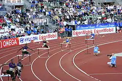Běh na 400 metrů překážek na stadionu Bislett v Oslu při Diamantové lize 2010