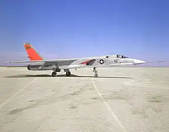 A-5A (s.č. 147858) na základně Edwards, Kalifornie