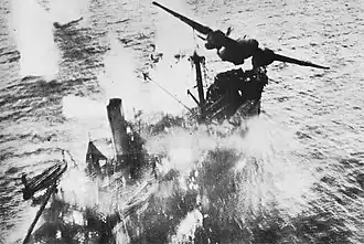 A-20G Havoc od útočí na japonskou loď