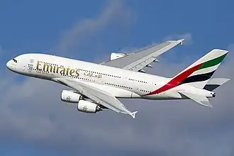 Airbus A380 v barvách největšího uživatele, společnosti Emirates