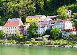 Ach an der Salzach z pohledu od Burghausenu
