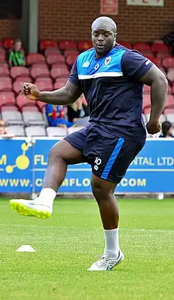 Akinfenwa v dresu AFC Wimbledon (2015)