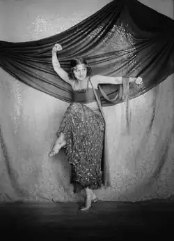 Albertina Rasch, cikánský tanec, 1915