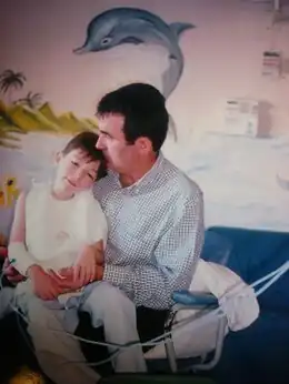 Chlapec postižený Niemannovou–Pickovou chorobou