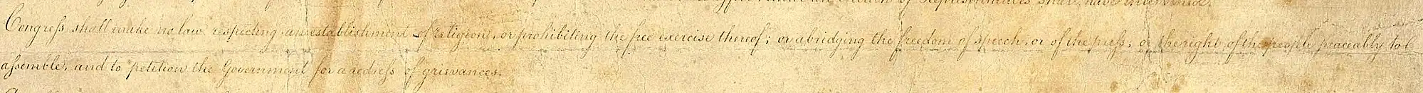 Rukopisná kopie navržených dodatků schválených Kongresem v roce 1789, oříznutá tak, aby zobrazovala pouze text třetího článku, který byl později ratifikován jako První dodatek.