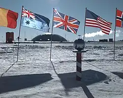 Demontovaný Geodetický dóm z jižního pólu