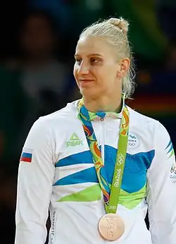 Anamari Velenšeková s bronzovou medailí z LOH 2016
