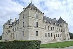 Zámek Ancy-le-Franc (červenec 2008)