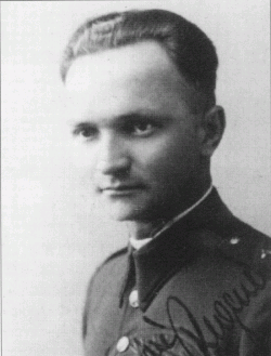 André E. Regenermel[1]
