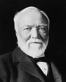 Andrew Carnegie v roce 1913.