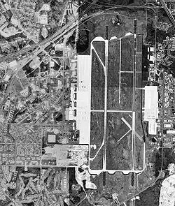Ortofoto snímek letecké základny z dubna 1988