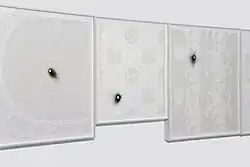 Instalace Dispersions od Anne Wilson v Galerii Rhony Hoffmanové