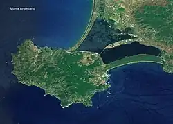 Poloostrov byl původně ostrovem, než jej písečné kosy spojily s pevninou