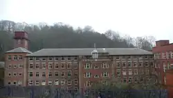 Masson mill, jedna z továrních budov