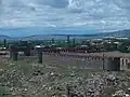 Hradby poblíž města