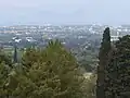 Pohled ze 3. terasy na město Kós, moře a tureckou pevninu