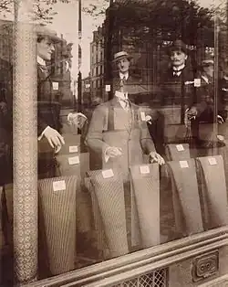 Eugène Atget, Obchod na Avenue des Gobelins, 1925