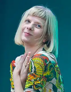 Aurora během vystoupení na festivalu Parkenfestivalen v Bodø (2023)