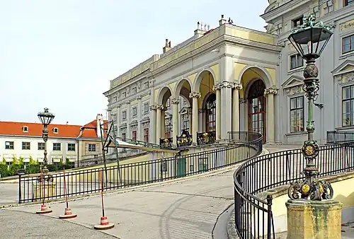 Portikus paláce