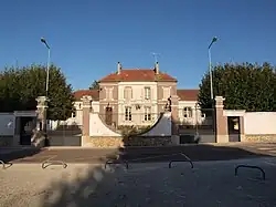 radnice a škola