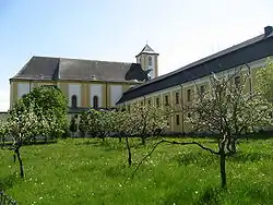 Farní kostel a bývalý klášter v Bílé Vodě