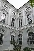 Styčný roh prefektury a prelatury, okna refektáře a knihovního sálu