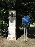 Běšiny, boží muka na návsi.jpg