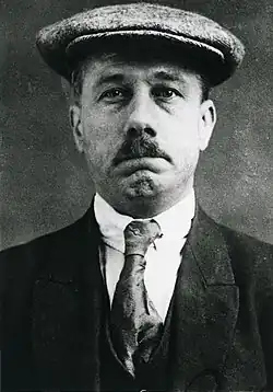 B. Traven alias Red Marut (Otto Feige), policejní fotografie, Londýn, 1923