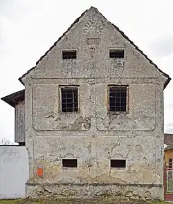 Babice, granary at No.11, gable.jpg