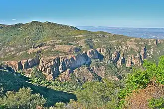 Pohled z Backbone Trail poblíž Westlake Village