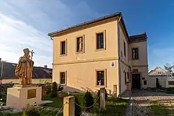 Fara u kostela sv. Bartoloměje v Bakově nad Jizerou