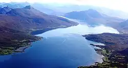 Fotografie Balsfjordenu z výšky.