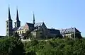 Kostel sv. Michaela a bývalé benediktinské opatství.