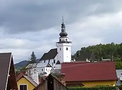 Pohled na kostel sv. Jana v obci
