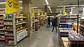 Barevná změť obalů je v důsledku nepřehledná.