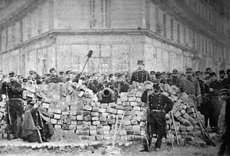 Barikáda Pařížské komuny na Rue Voltaire