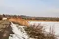 pohled na zamrzlý Bartoušovský rybník